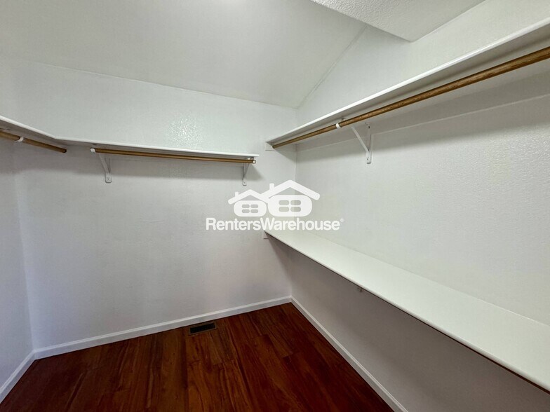 Building Photo - 1280 Van Gordon St