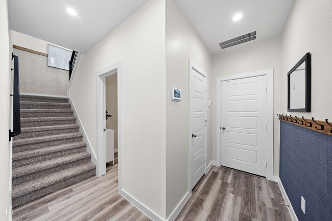 Building Photo - 12223 City Rose Ct