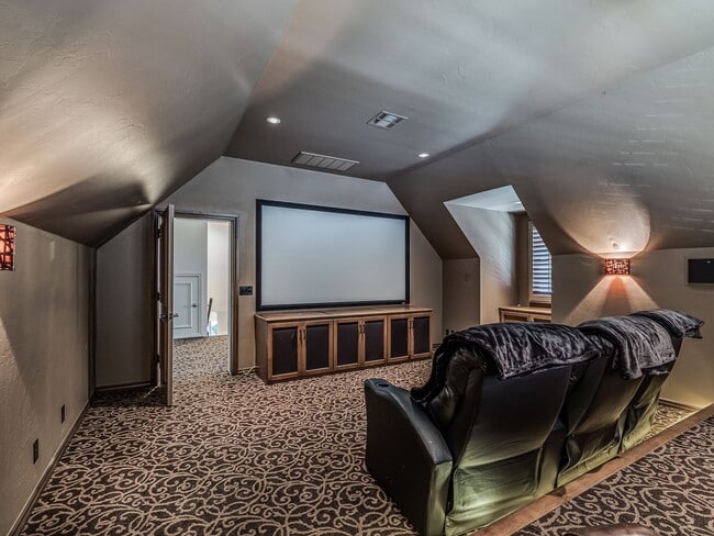 Building Photo - Stunning Luxury Home in East Edmond with a Pool/Jacuzzi + Woody Creek Addition + Theater Room+/5 ...