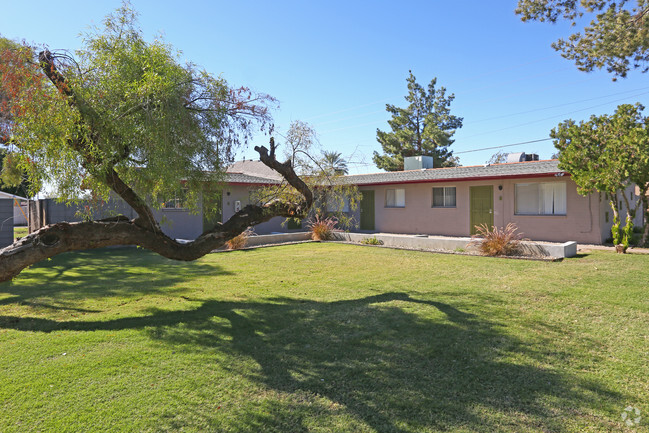 Building Photo - Lamar Villa Apartments