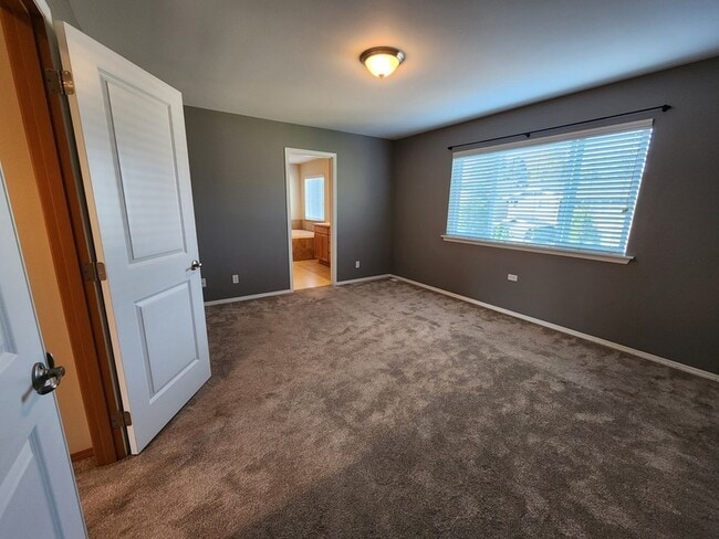 Building Photo - 2715 93rd Pl SE