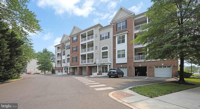 Building Photo - 244 Breeders Cup Dr