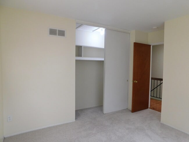 Building Photo - 3385 Burbank Dr