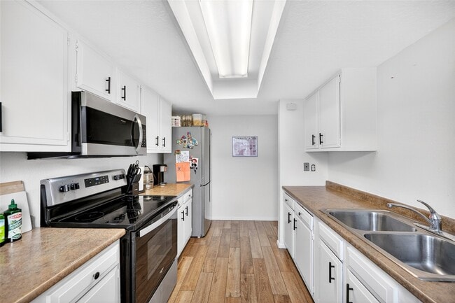 Building Photo - 6975 Chasewood Dr