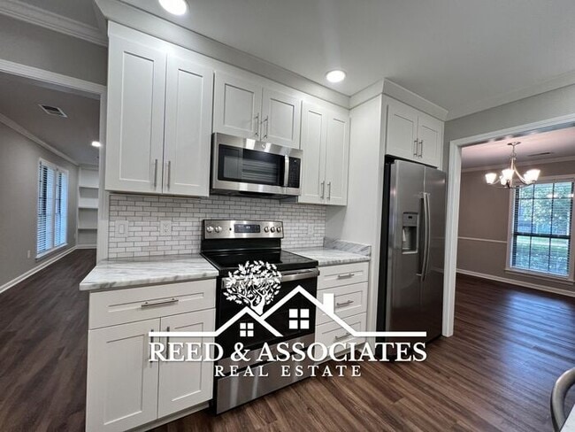 Building Photo - Renovated Collierville Home!