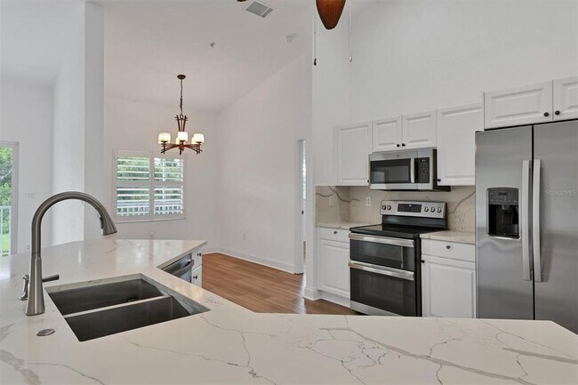 Building Photo - 7269 Fountain Palm Cir