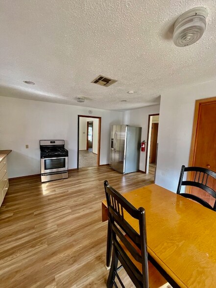 Building Photo - 1914 Ross Ave