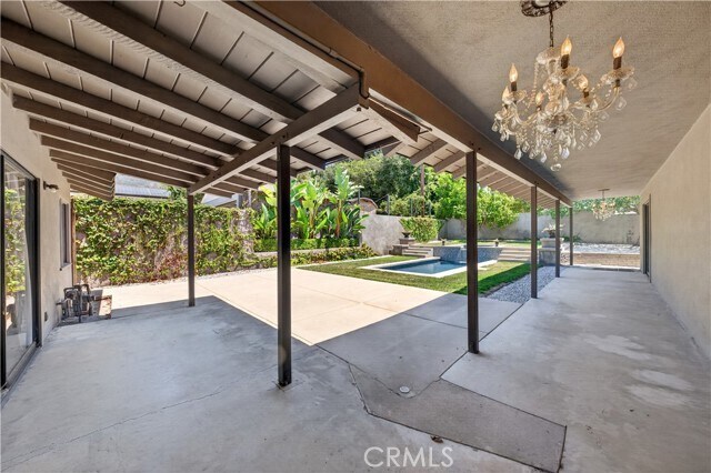 Building Photo - 614 N Glendora Ave