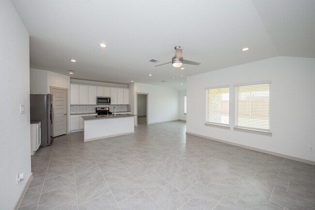 Building Photo - 29535 Paytons Park Ct