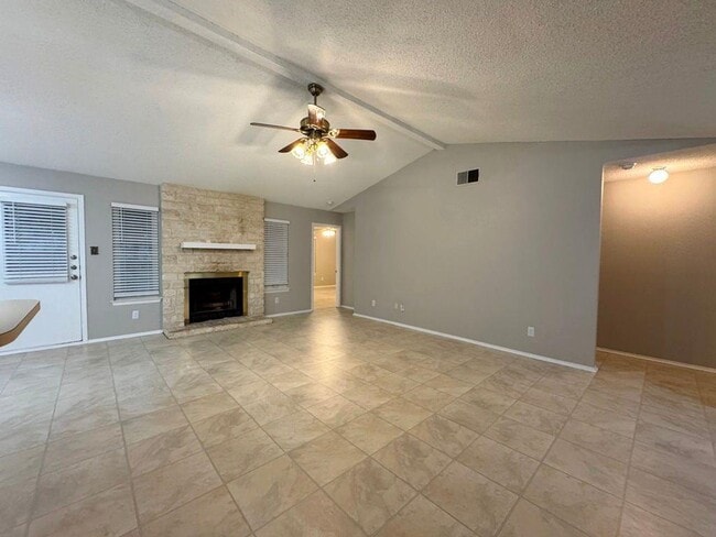 Building Photo - 2917 Zeke Bend