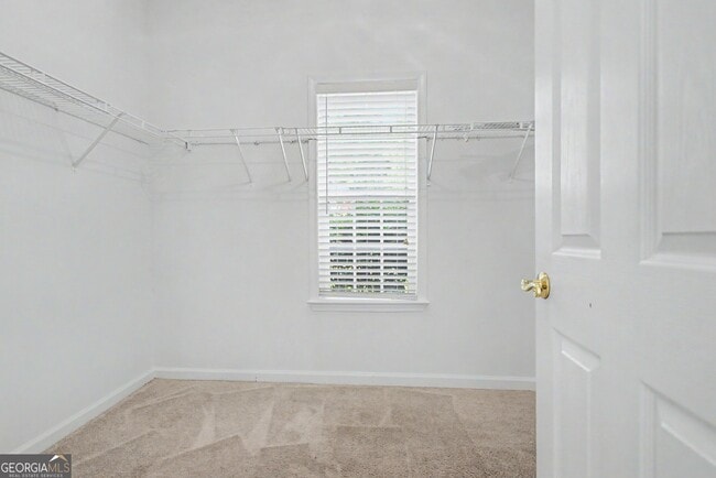 Building Photo - 255 Squire Ln