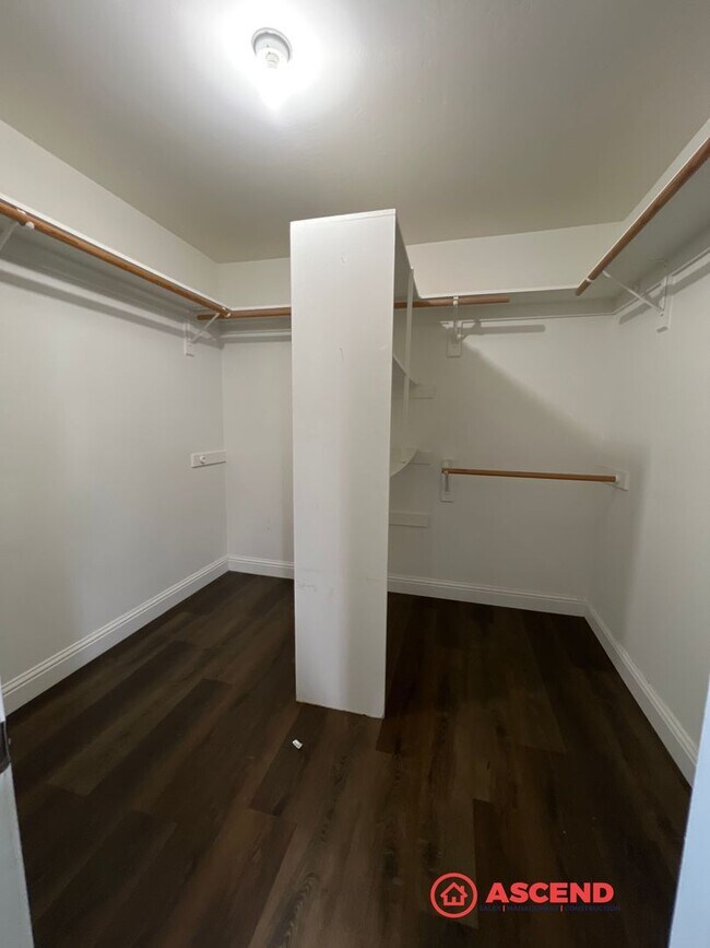 Building Photo - Beautiful 3 Bedroom in NW Bakersfield Centrally Located