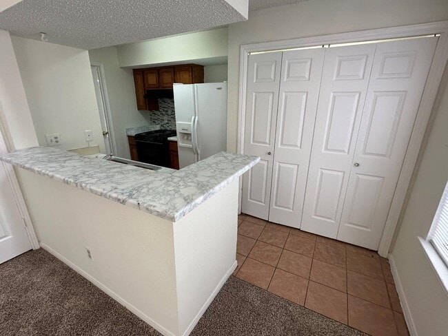 Building Photo - 2300 Old Spanish Trl