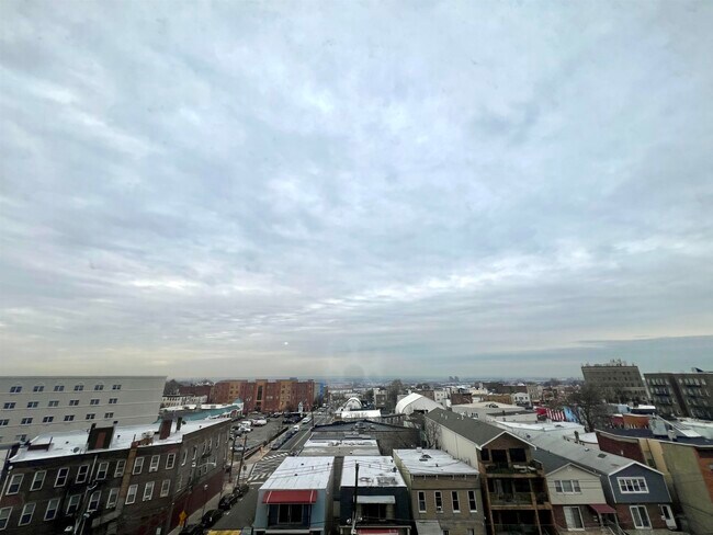 Building Photo - 500 Central Ave