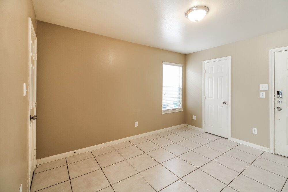 Building Photo - 4935 N Cancun Dr