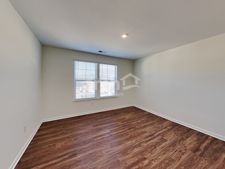 Building Photo - 624 Hamilton Pk Dr