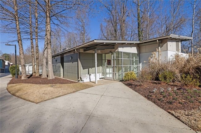 Building Photo - 1412 Peter Haughton Way