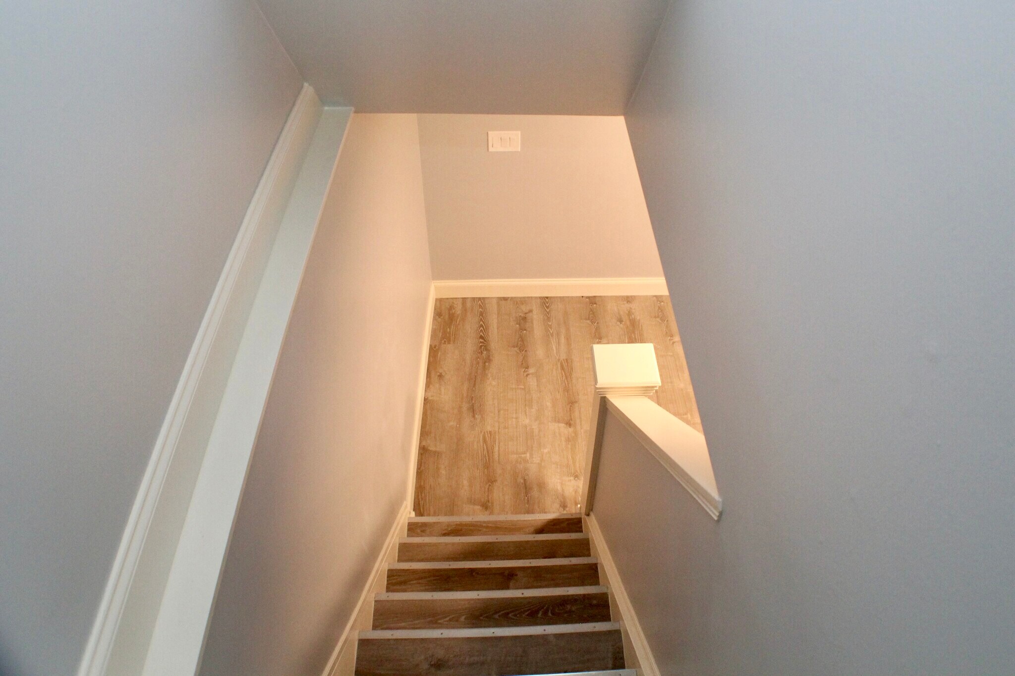 Building Photo - 9768 Lincoln Ct