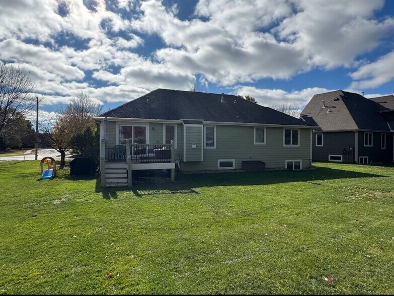 Building Photo - 1380 Stone Creek Dr