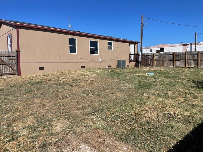 Building Photo - 113 Sparrow Dr