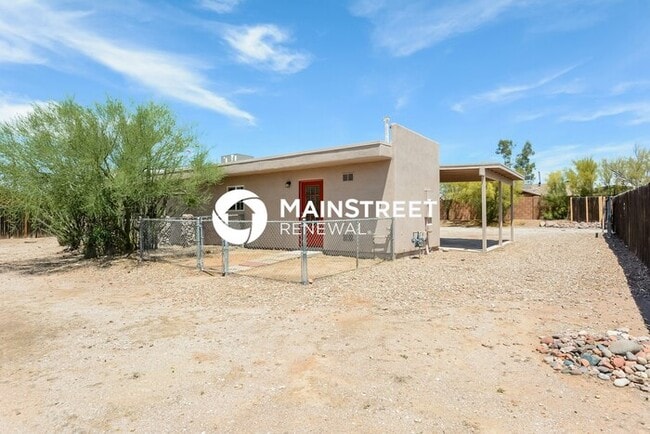 Building Photo - 3 Bedroom Pet-Friendly Home in Tucson, AZ with Main Street Renewal