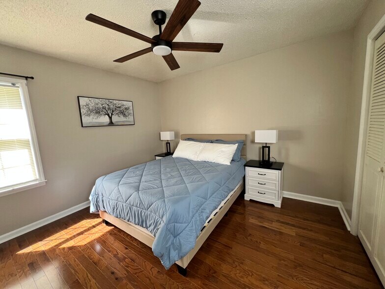 Building Photo - 333 Chapman Rd