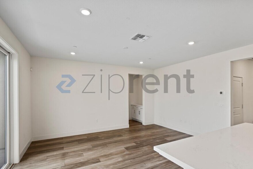 Building Photo - 1765 Jade Pl