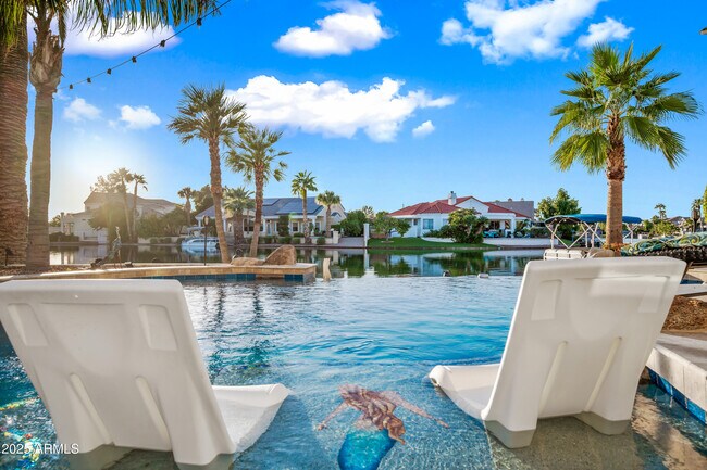 Building Photo - 1817 E Willow Tree Ct