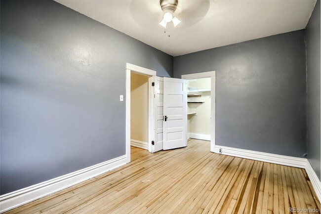 Building Photo - Charming 4 Bed, 2 Bath Town Home in Prime ...