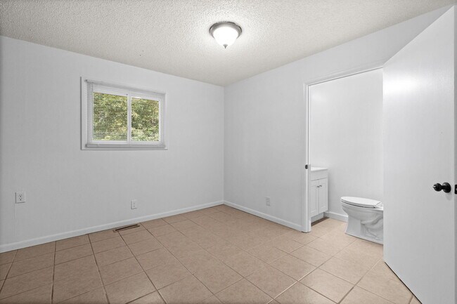Building Photo - 442 S Monte Vista Ave