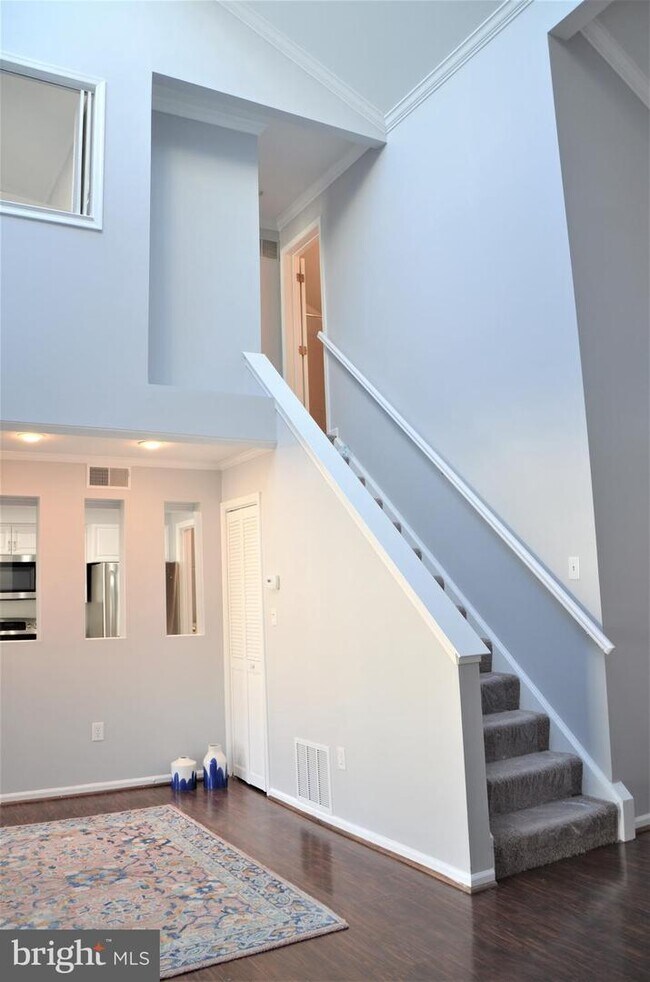 Building Photo - 3311 Lakeside View Dr