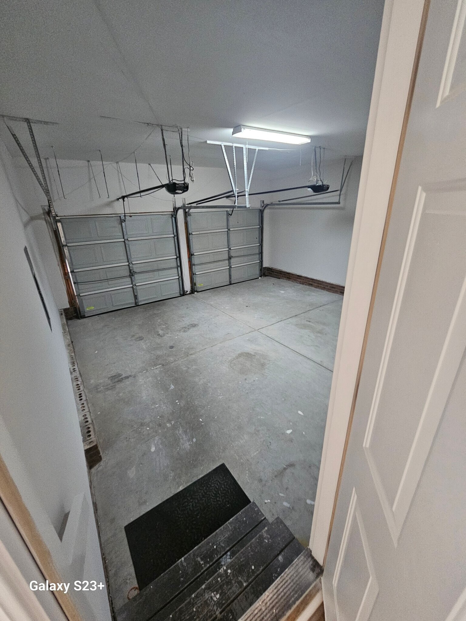 Building Photo - 304 Oak Cove Dr