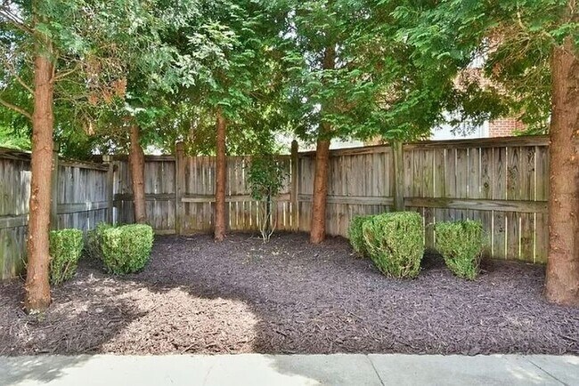 Building Photo - Wildewood in Northeast Columbia--Offering Self Guided Tour with RENTLY!