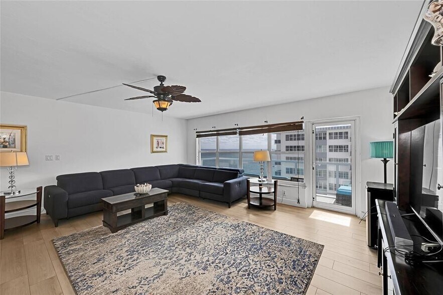 Building Photo - 3750 Galt Ocean Dr
