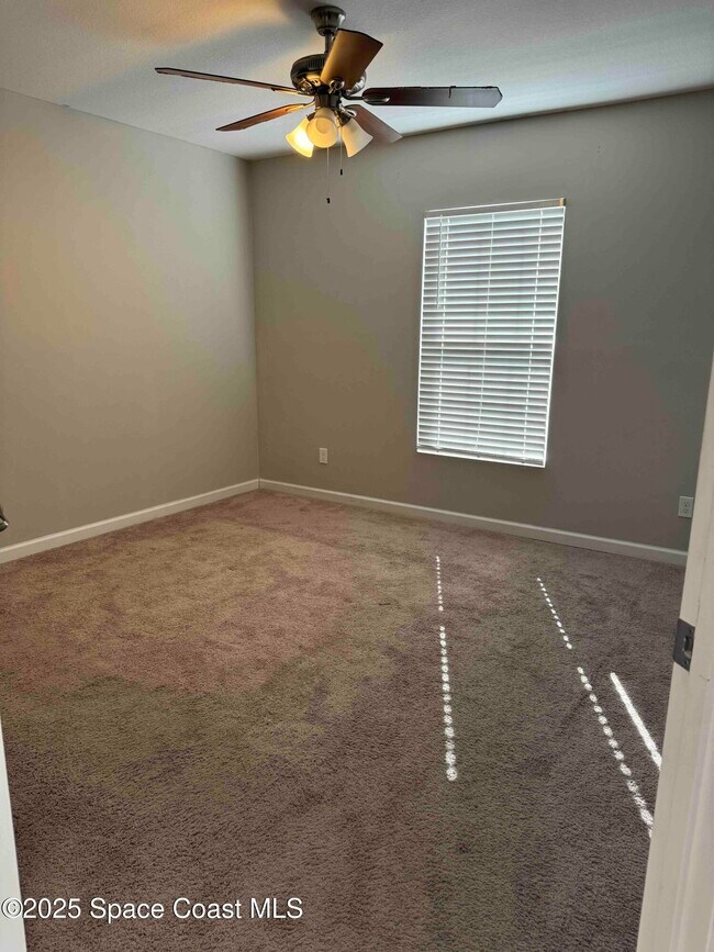 Building Photo - 3925 SW Laffite St