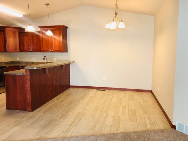 Building Photo - Townhome - Stonebridge Farms