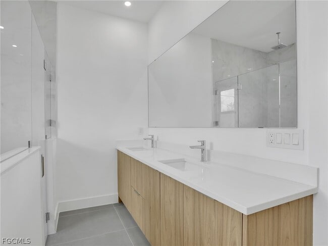 Building Photo - 6191 Kambach St