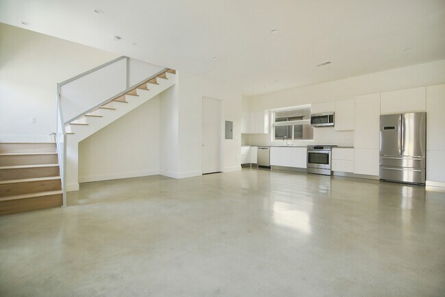 Building Photo - 2496 S Centinela Ave