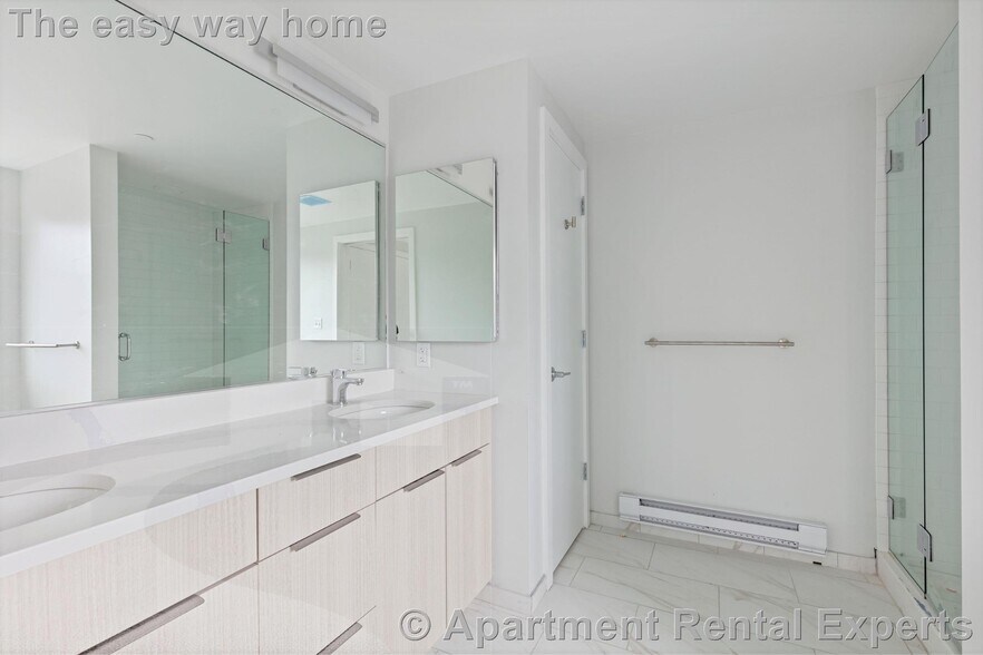 Building Photo - 10 Soden St