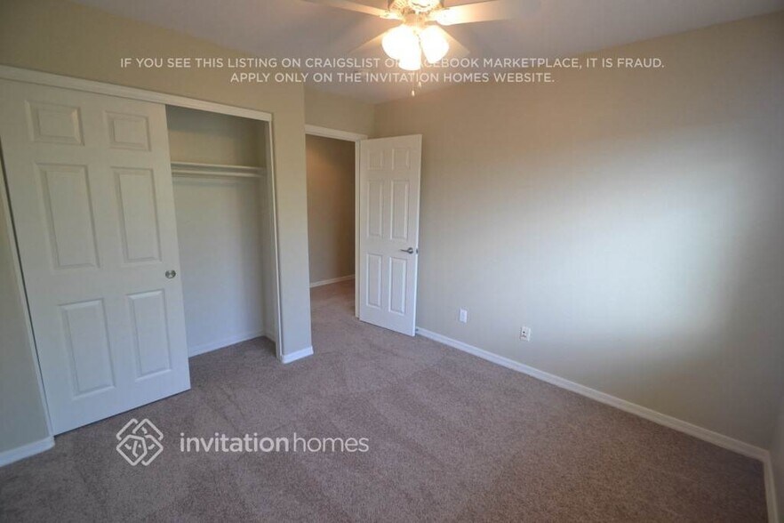 Building Photo - 10225 W Camelback Rd