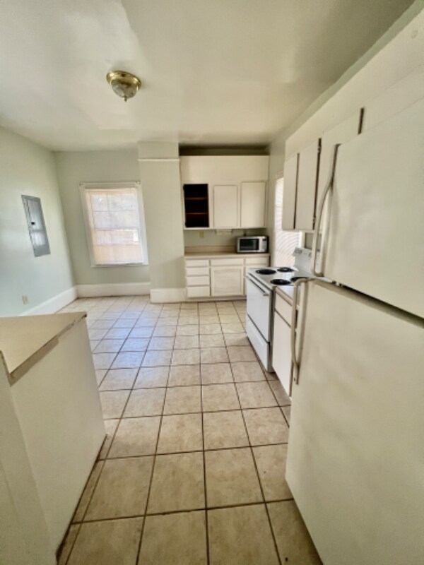 Building Photo - 316 W Duffy St