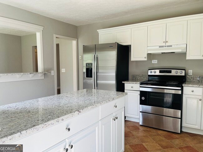 Building Photo - 32 N Cove Dr