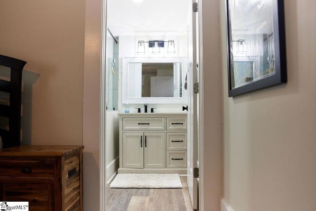 Building Photo - 4 Lindberg Ave