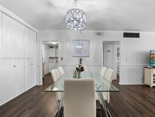 Building Photo - 5005 Collins Ave