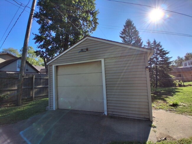 Building Photo - 211 Swisher Ave