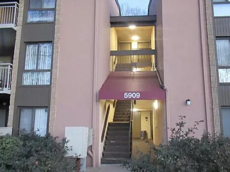 Building Photo - 5909 Tamar Dr