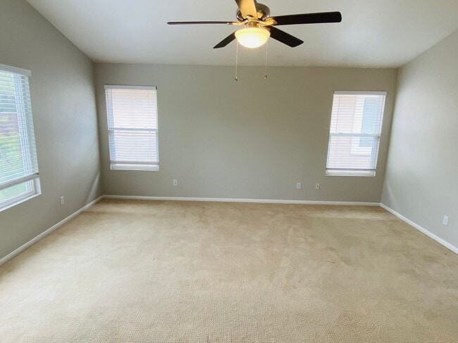 Building Photo - Spacious Encinitas home with open layout, upgraded kitchen, and private backyard