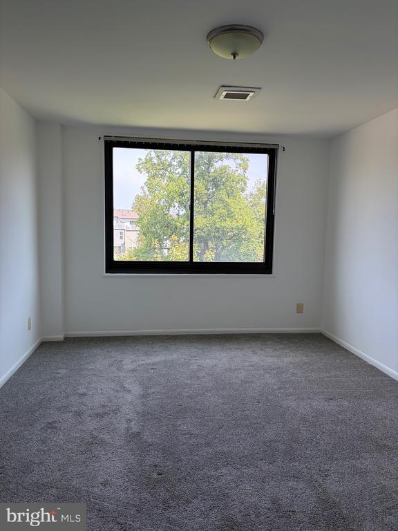 Building Photo - 3450 Toledo Terrace