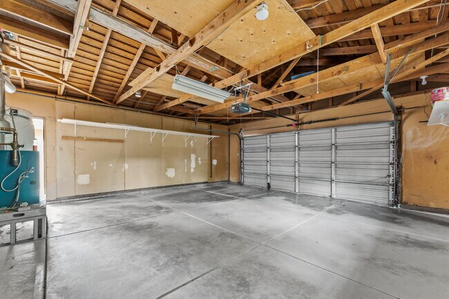 Building Photo - 1201 W 12th St