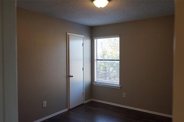 Building Photo - 604 Kings Way Dr